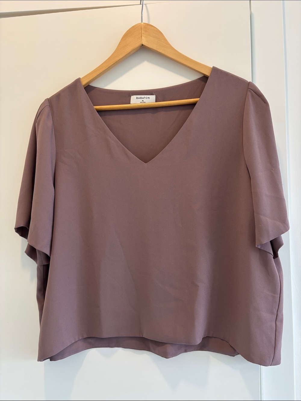 Aritzia Babaton Randy Blouse - Picture 5 of 7
